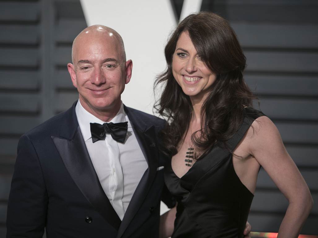  Džef Bezos bio je u braku sa Mekenzi Skot. 