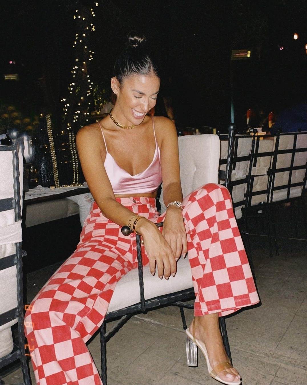 Dunja Jovanić je još tokom leta nosila pantalone s printom šahovske table. 