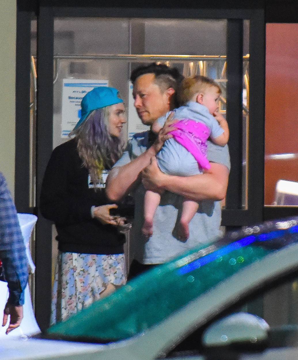  Ilon Musk je nedavno javnosti otkrio da je s bivšom devojkom Grajms dobio drugo dete. 