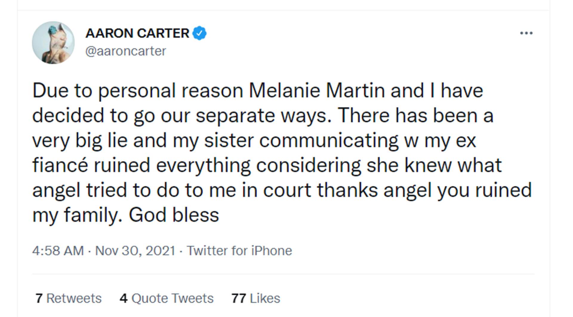 Tvit Arona Kartera o Melani Martin 