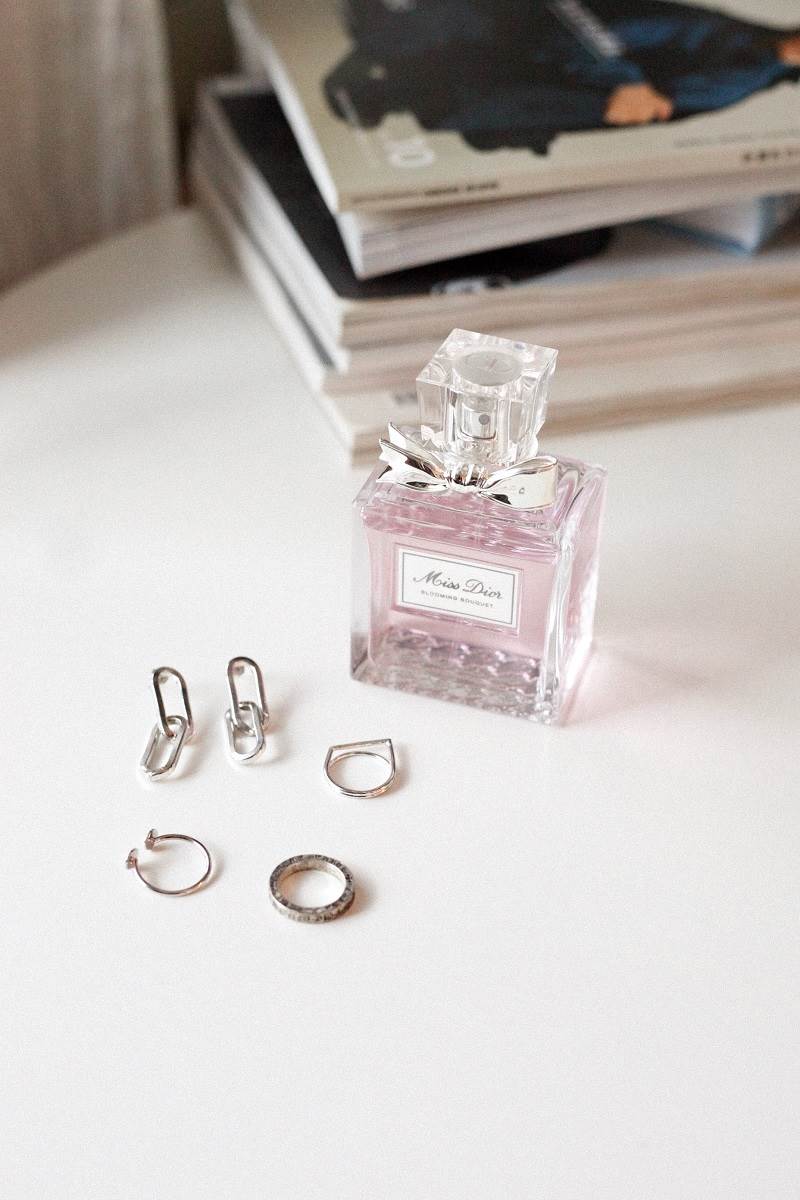 Dior Miss Dior je cvetni miris koji je jedan od najboljih Diorovih parfema. 