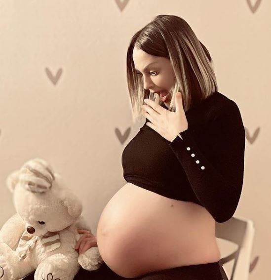 Marijana Mićić pokazala kako izgleda u 9 mesecu trudnoće 
