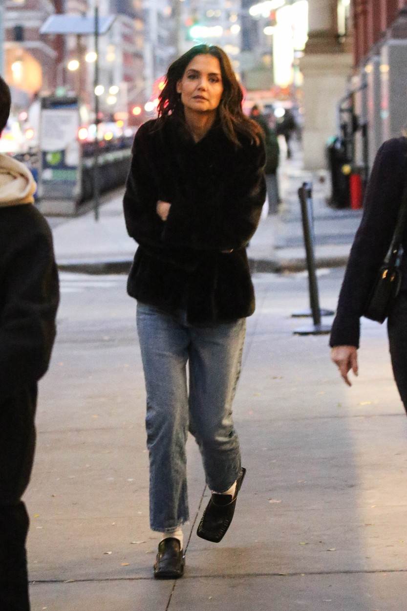  Glumica uslikana na ulicama Njujorka u crnim mokasinama 
