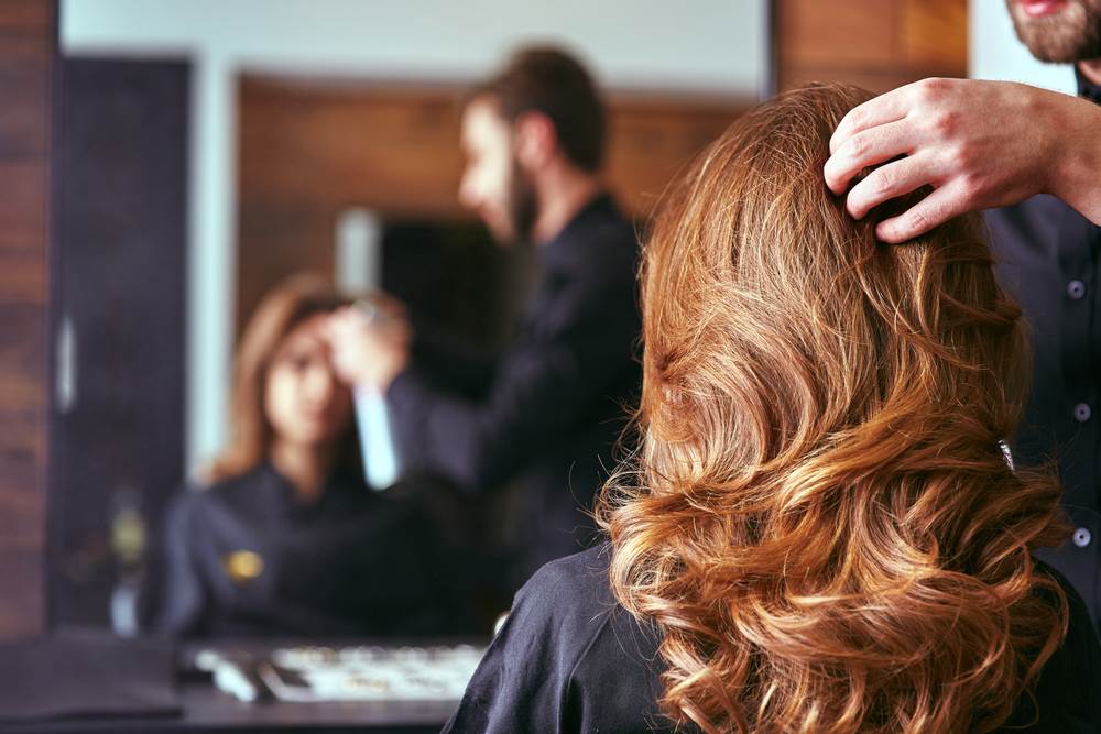  Vučji rez je najpretraživanija frizura na internetu u 2021. godini koja daje volumen tankoj kosi. 