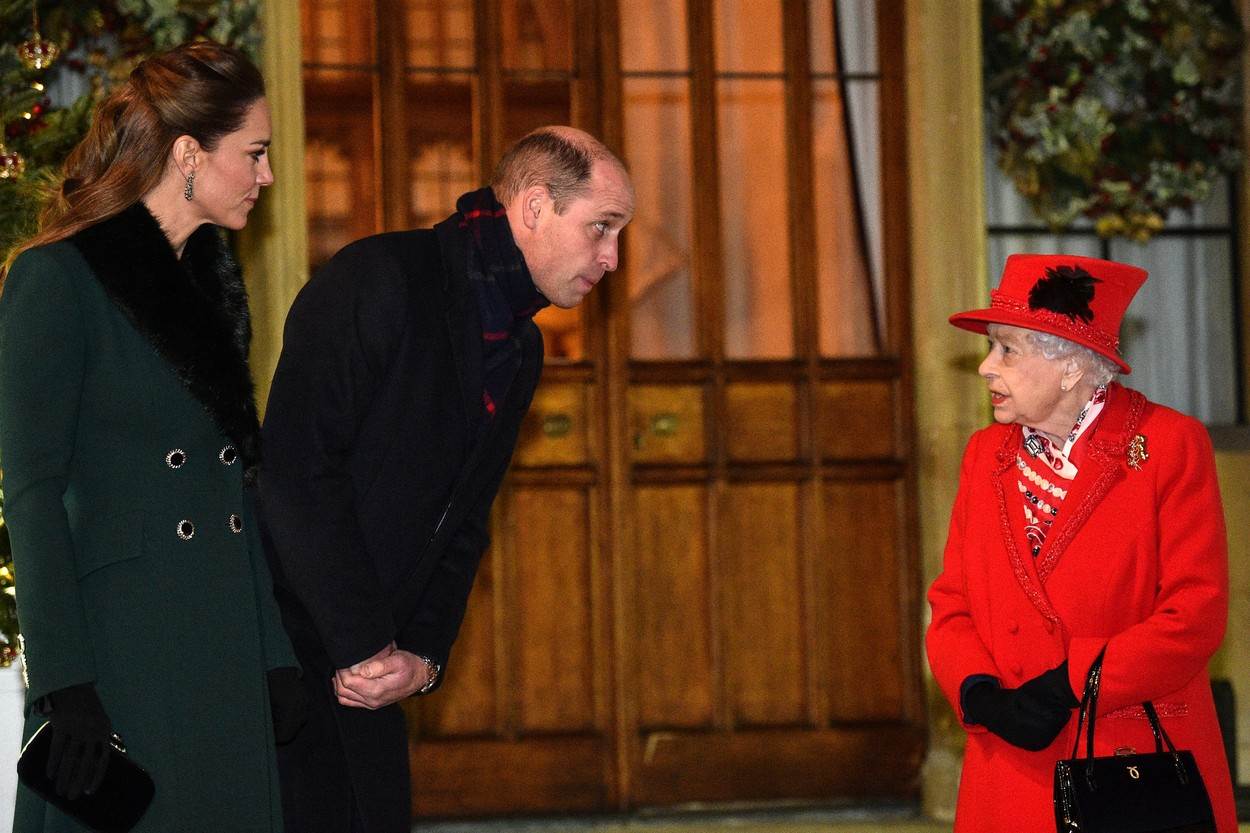 Princ Vilijam poslušao je Elizabetu po pitanju Kejt. 
