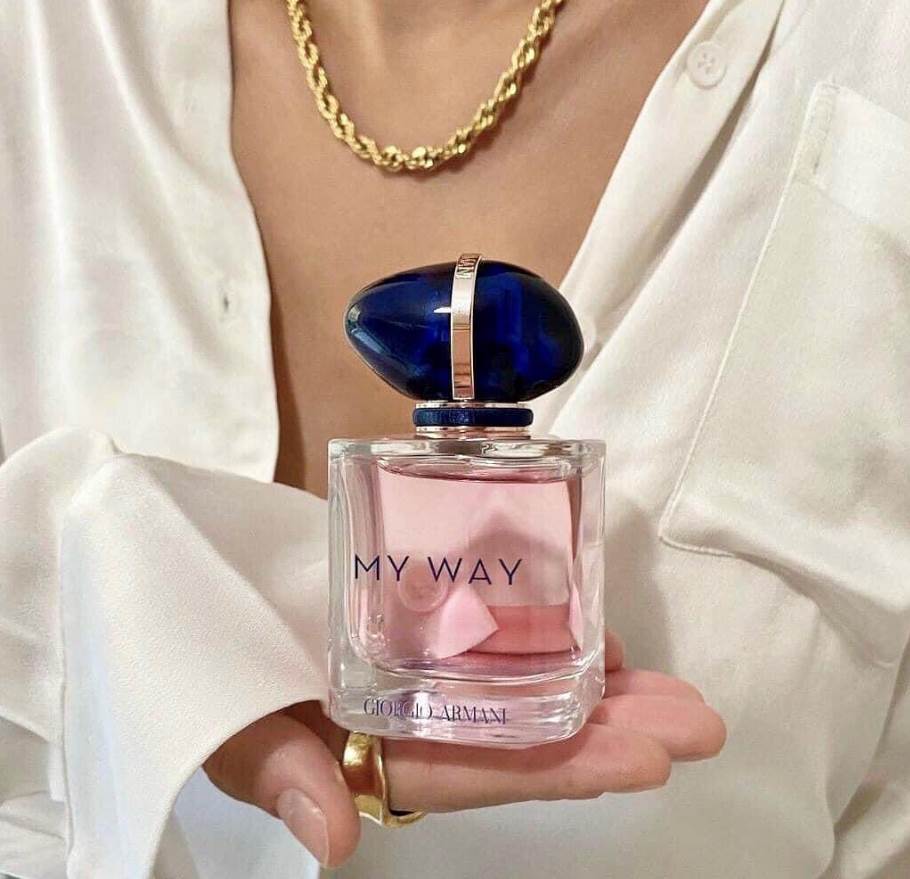 Giorgio Armani My Way parfem je proglašen najboljim mirisom u 2021. godini. 