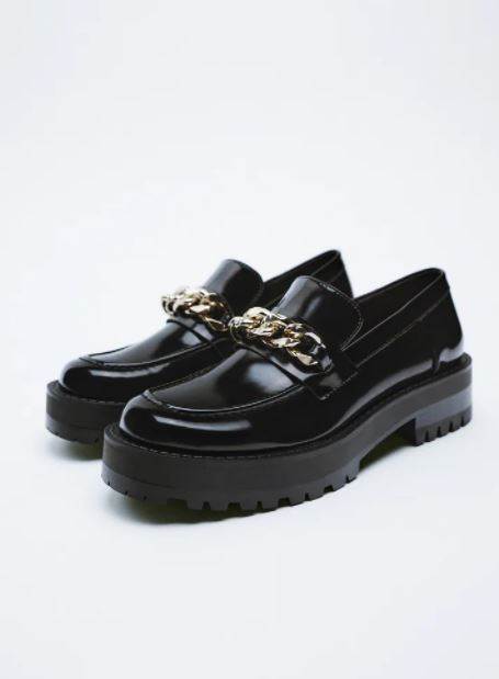  Mokasine su posebno naglašene kao odličan model cipela za proleće jer se mogu koristiti u mnogim modnim kombinacijama. 