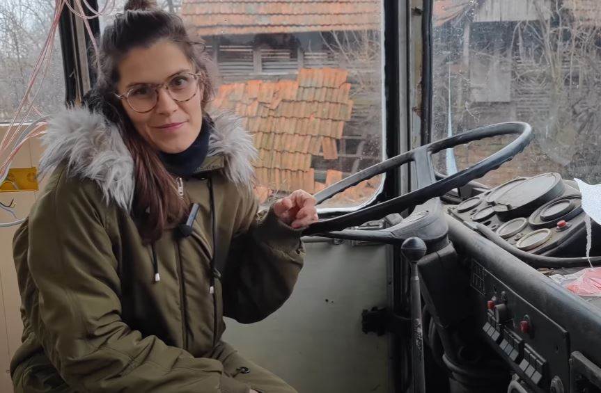 Anja i Strahinja transformisali su stari autbus u kuću. Anja i Strahinja transformisali su stari autbus u kuću.