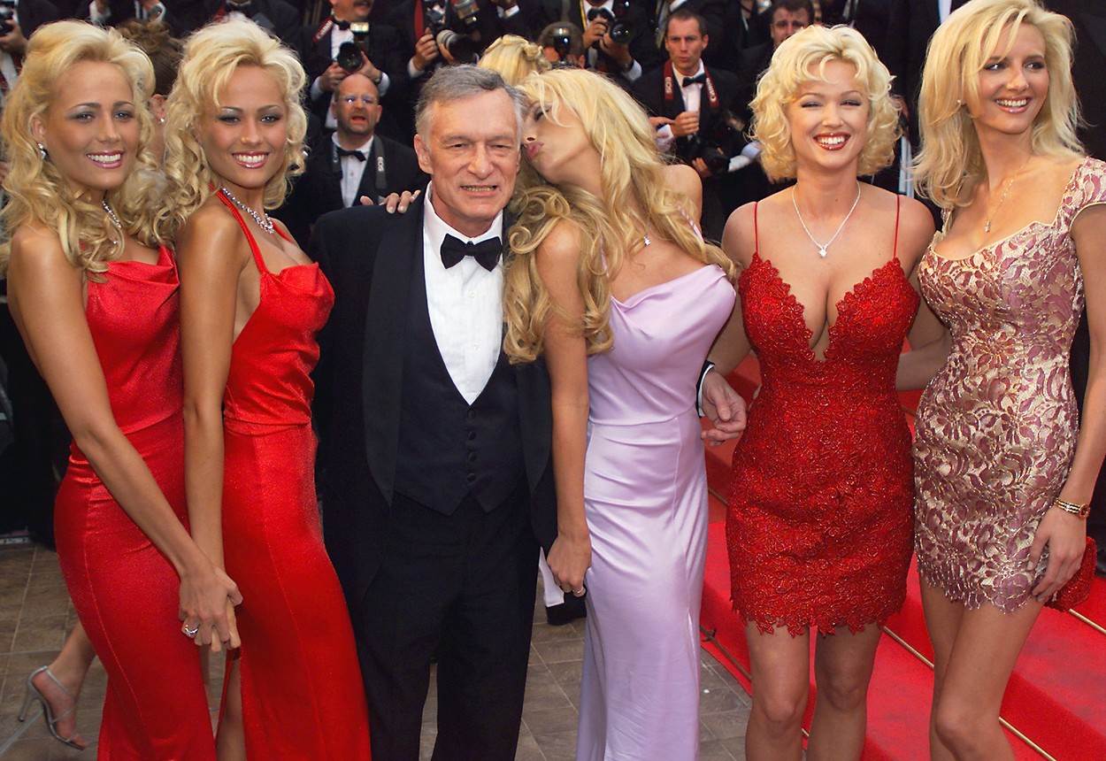 Hju Hefner je zečice primoravao na strahote, iako su u javnosti delovale nasmejano. Hju Hefner je zečice primoravao na strahote, iako su u javnosti delovale nasmejano.