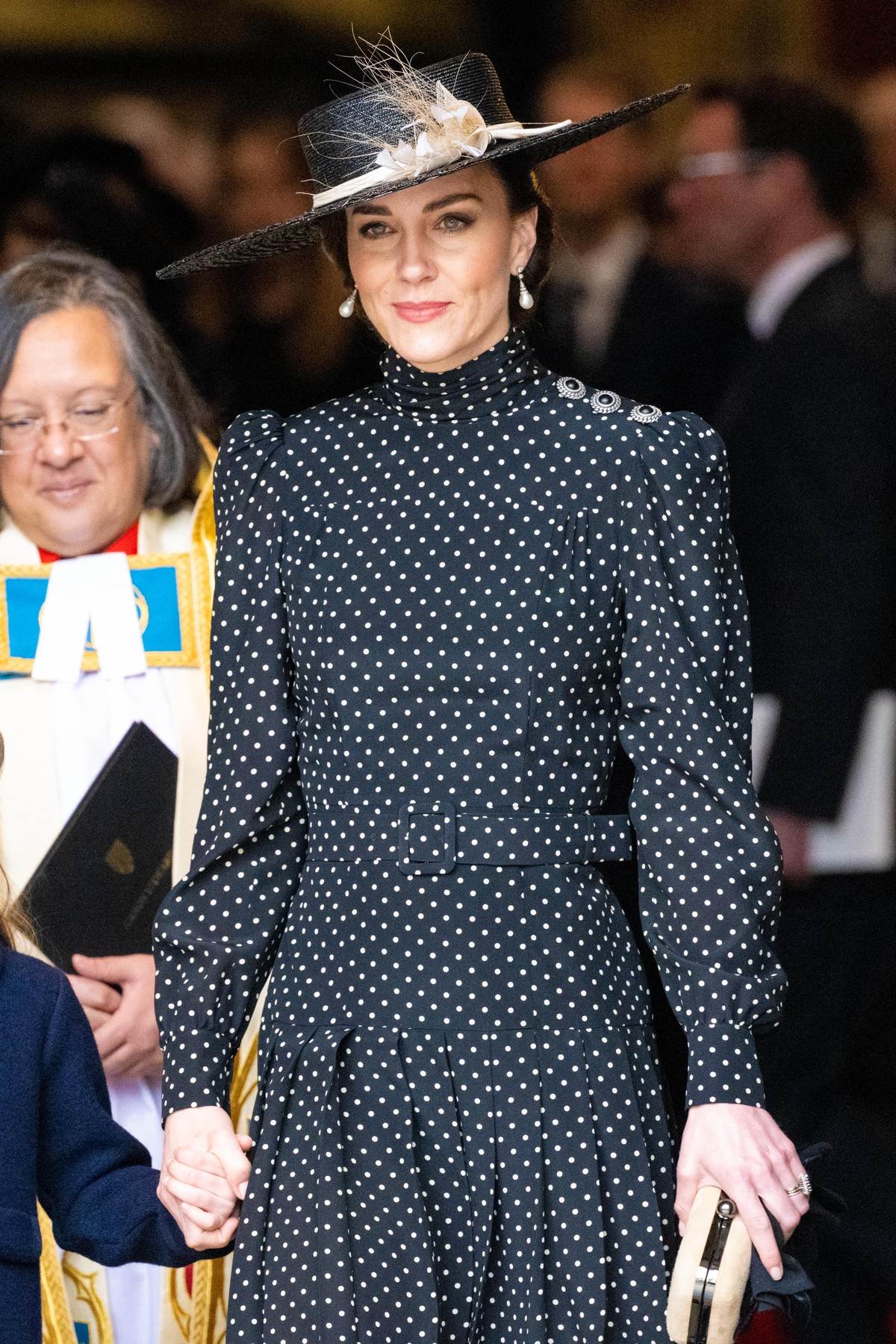  Kejt Midlton u tufnastoj haljini omiljene dizajnerke Alesandre Rič. 