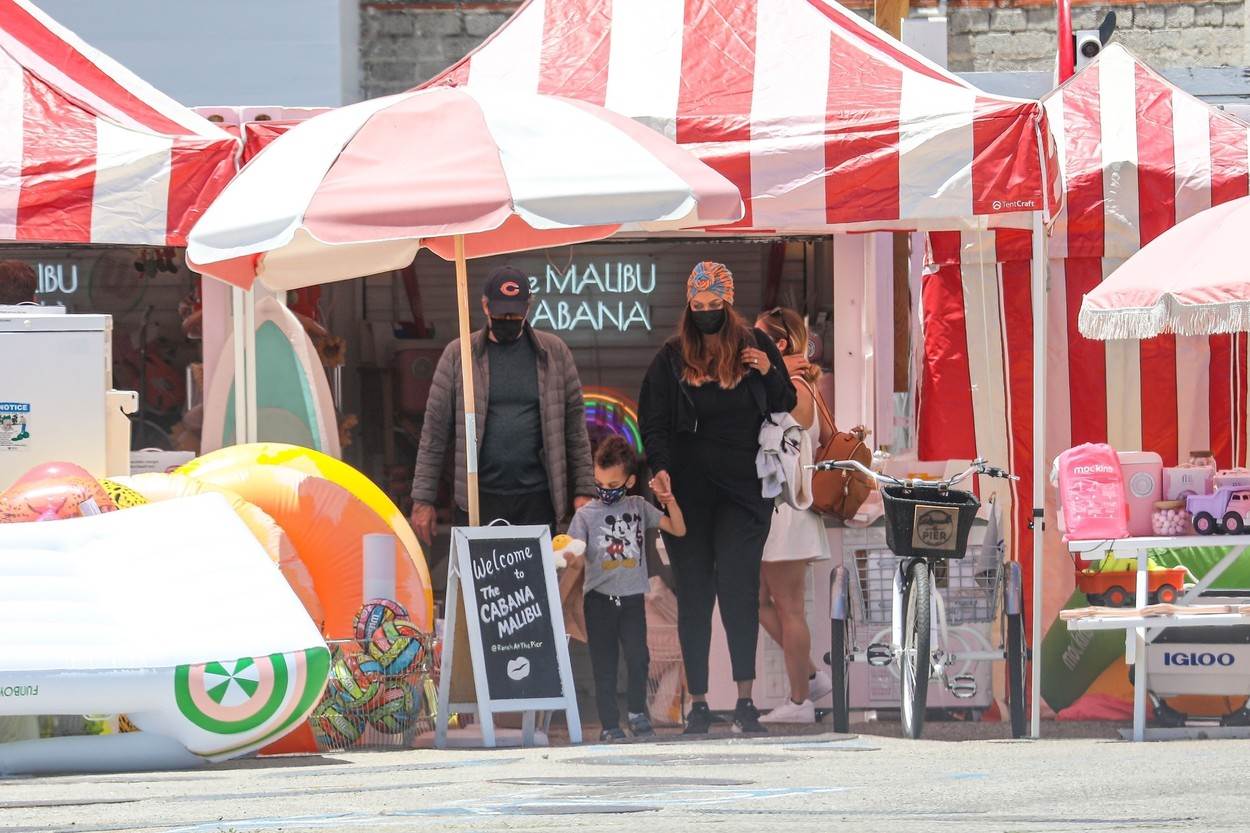 Nekada slavna manekenka Tajra Benks našla se na udaru kritika zbog Fotošopa, a mnogi zbog jedne stvari kažu da ju je konačno stigla karma. Nekada slavna manekenka Tajra Benks našla se na udaru kritika zbog Fotošopa, a mnogi zbog jedne stvari kažu da ju je konačno stigla karma.