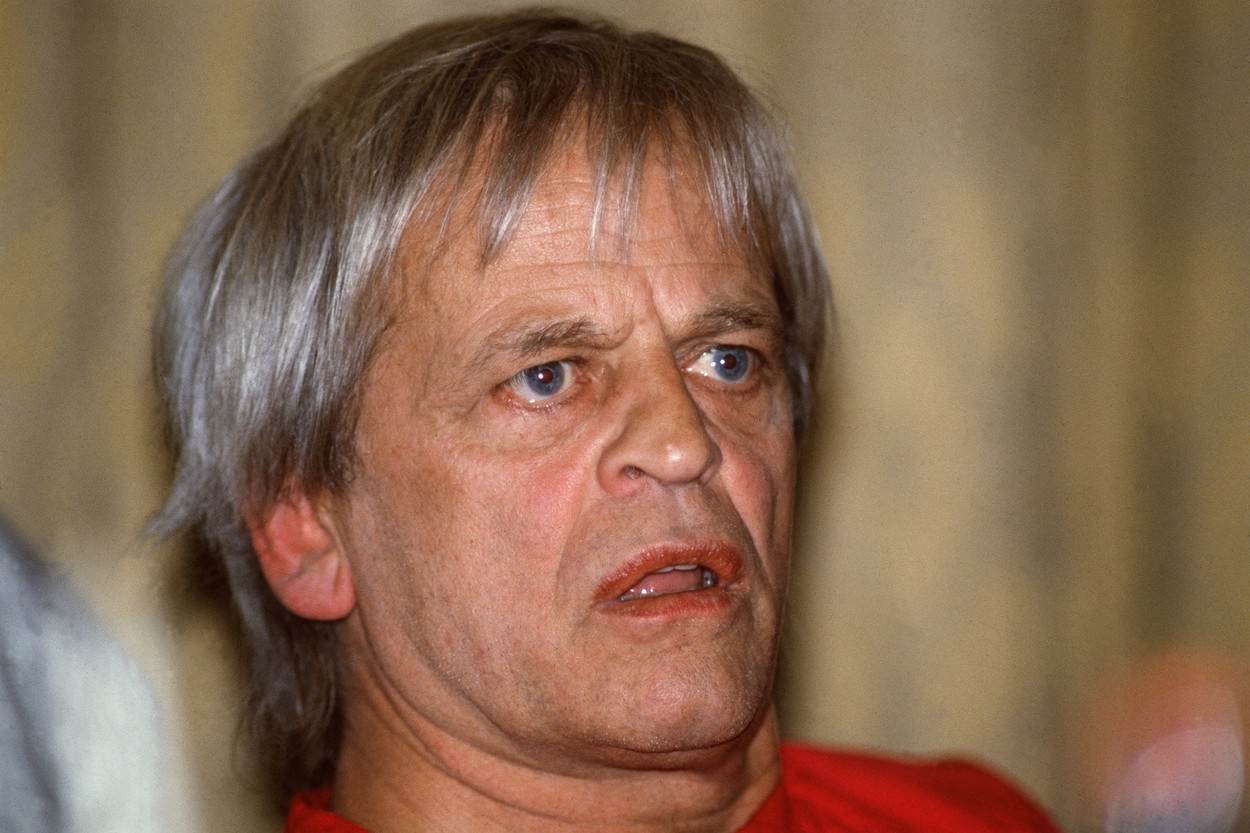 klaus Kinski zlostavljao je ćerku od njene pete godine. klaus Kinski zlostavljao je ćerku od njene pete godine.