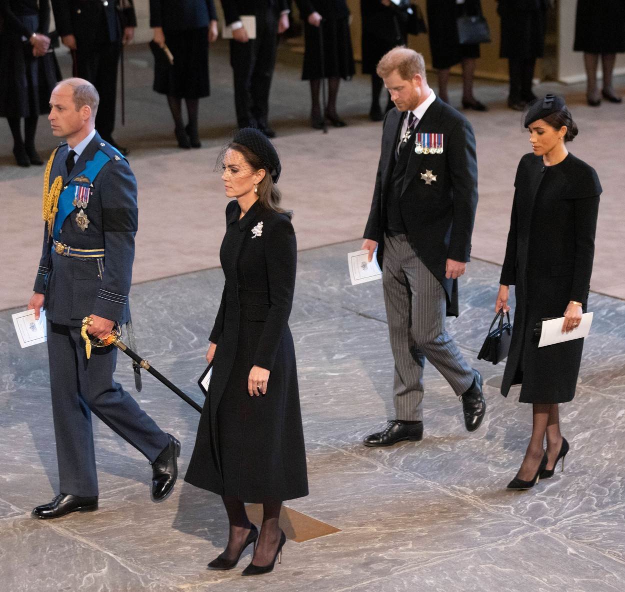  Megan Markl, princ Hari, princ Vilijam, Kejt Midlton iskazali poštovanje kraljici Elizabeti II. 
