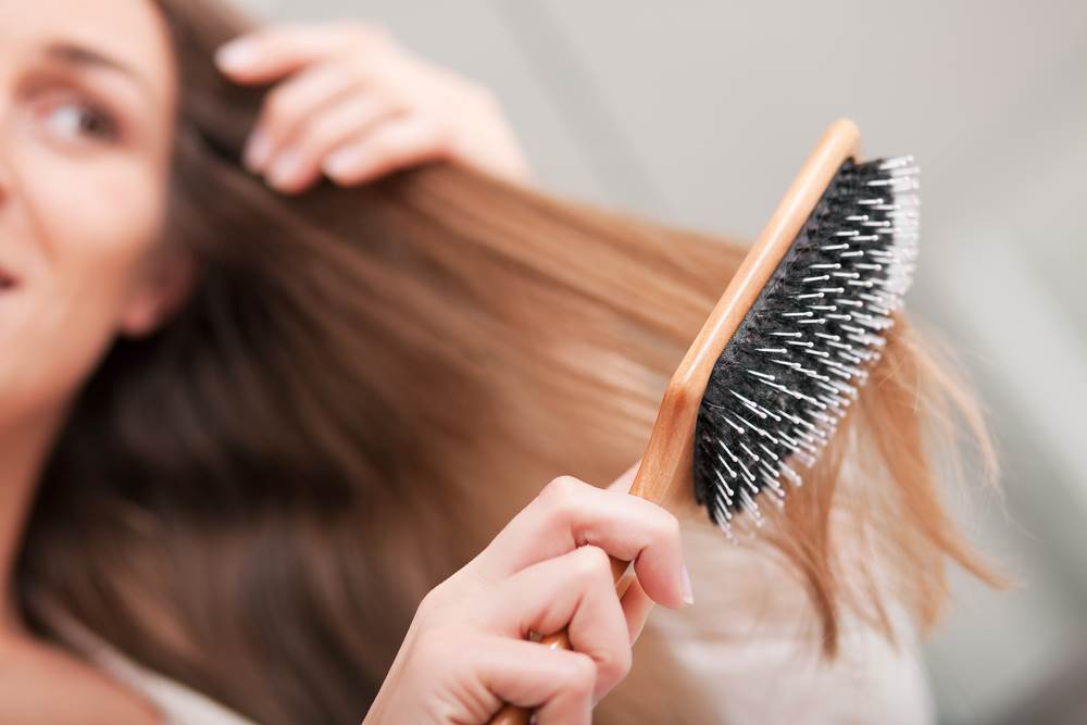  Opadanje kose je problem sve više žena širom sveta, a uzroka je sve više. 