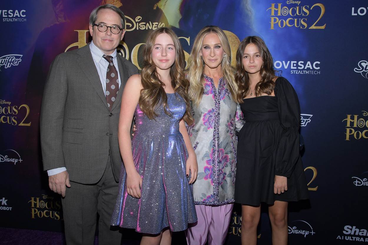  Sara Džesika Parker i Metju Broderik sa ćerkama pojavili su se na premijeri filma Hokus Pokus 2. 