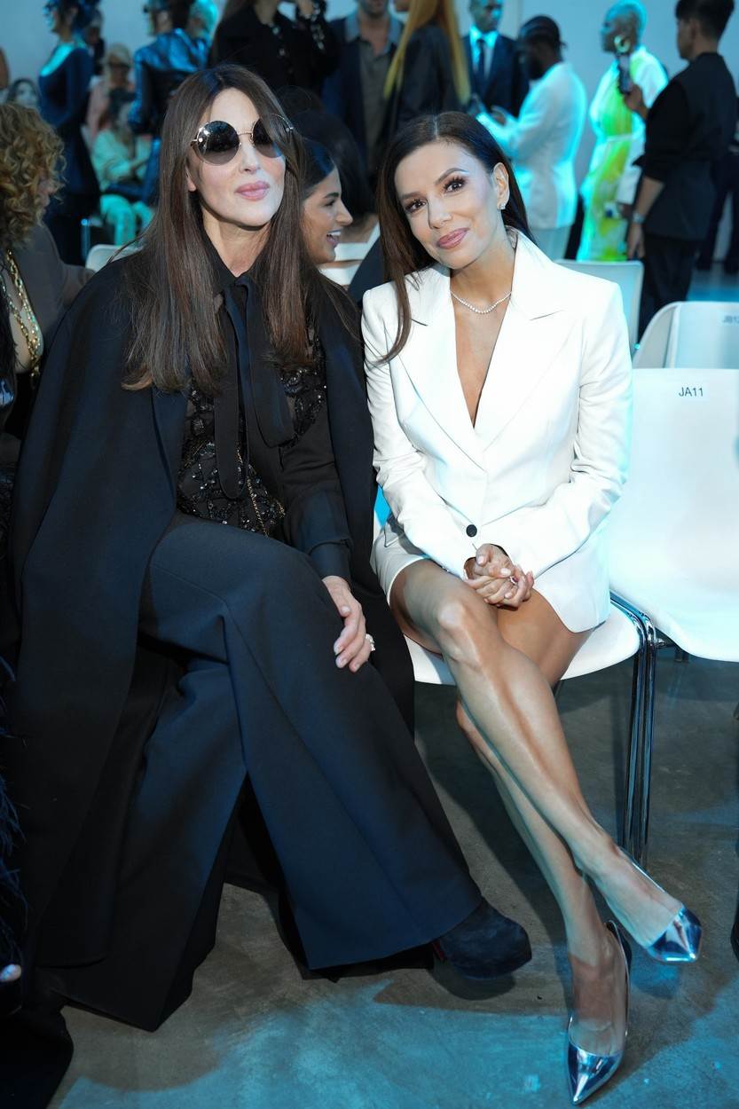  Monika Beluči i Eva Longorija pojavile su se na Nedelji mode u Parizu. 