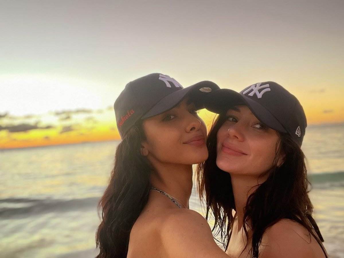  Marijana Varela, nekadašnja Mis Argentine i Fabiola Valentin, Mis Portorika upoznale su se na takmičenju lepote. 