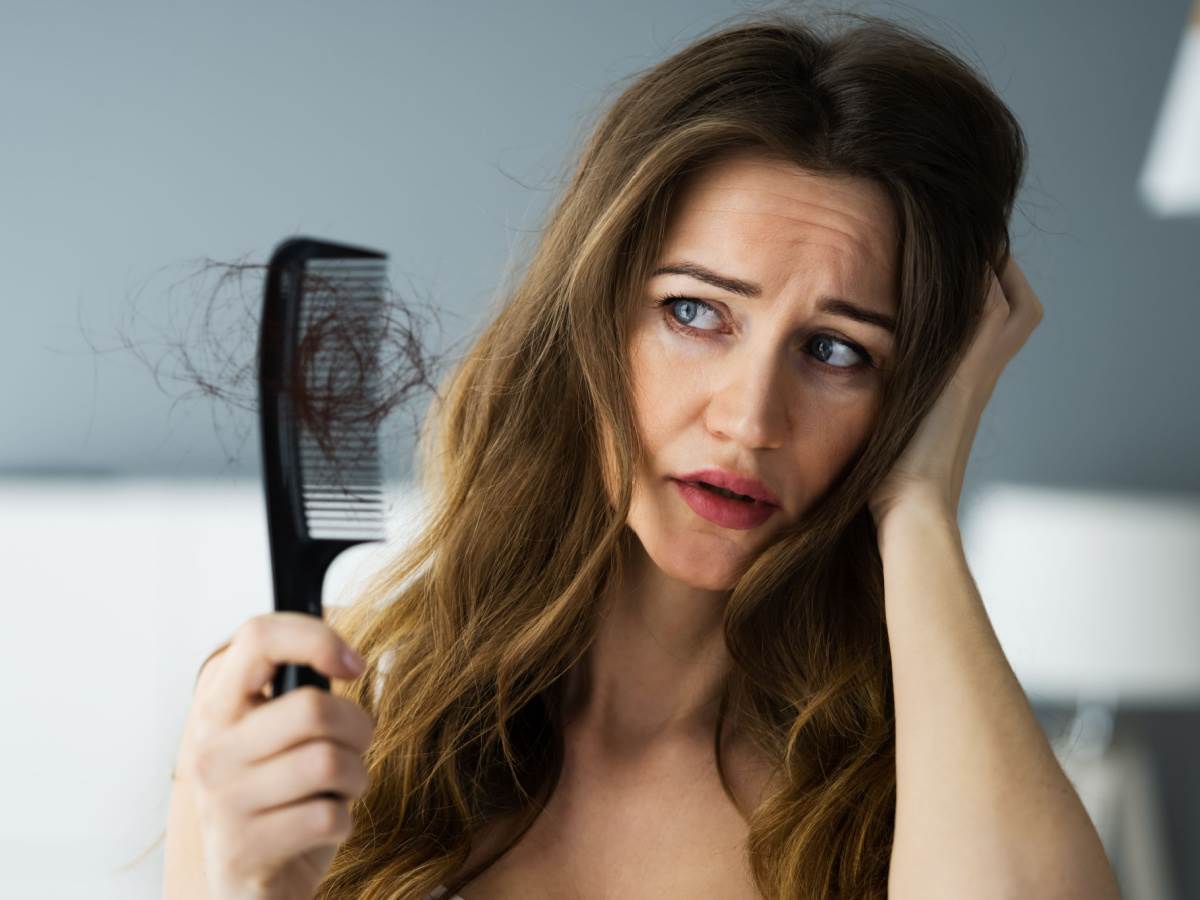  Probleme sa opadanjem kose i zdravljem kože glave može da reši prirodan lek - med. 