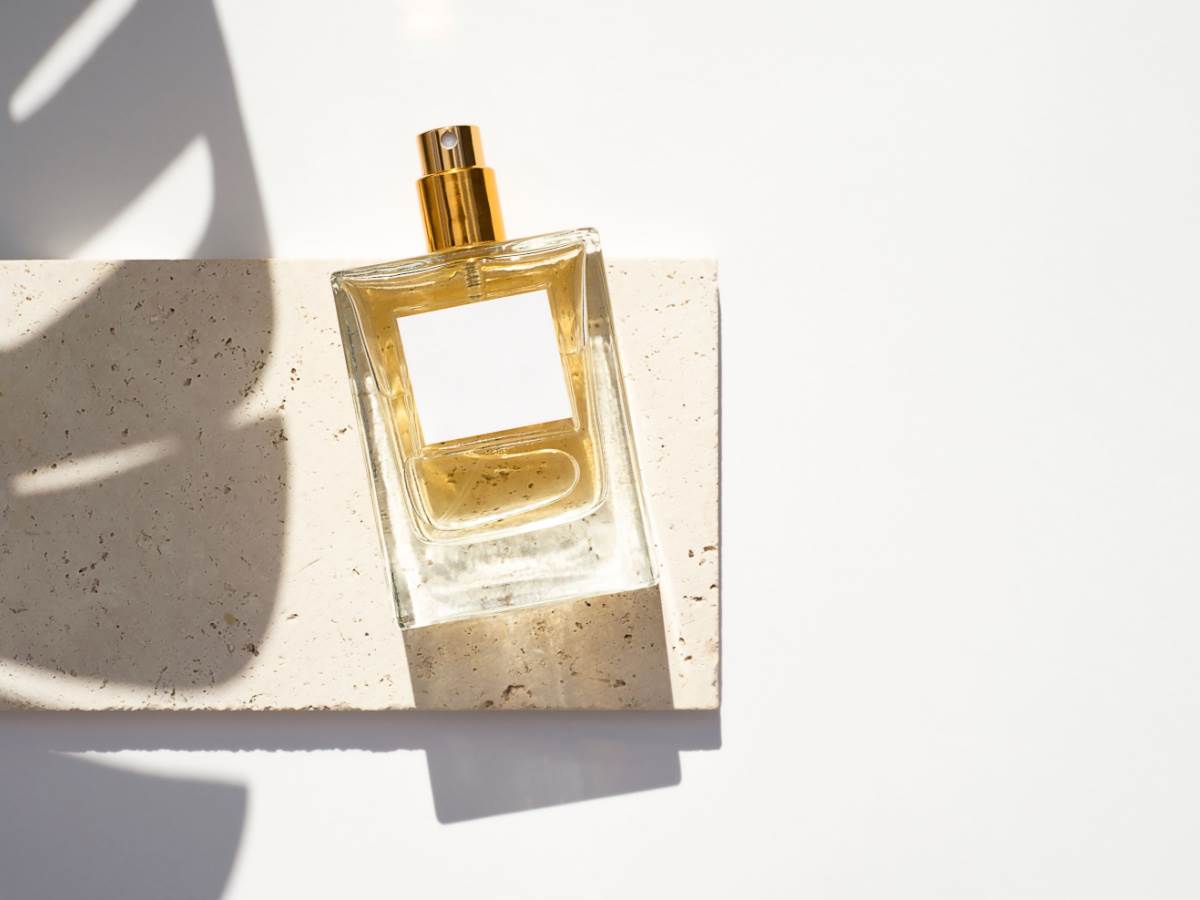  Ovaj Zara parfem je jedan od mirisa za koji kažu da je povoljna kopija Tom Ford mirisa. 
