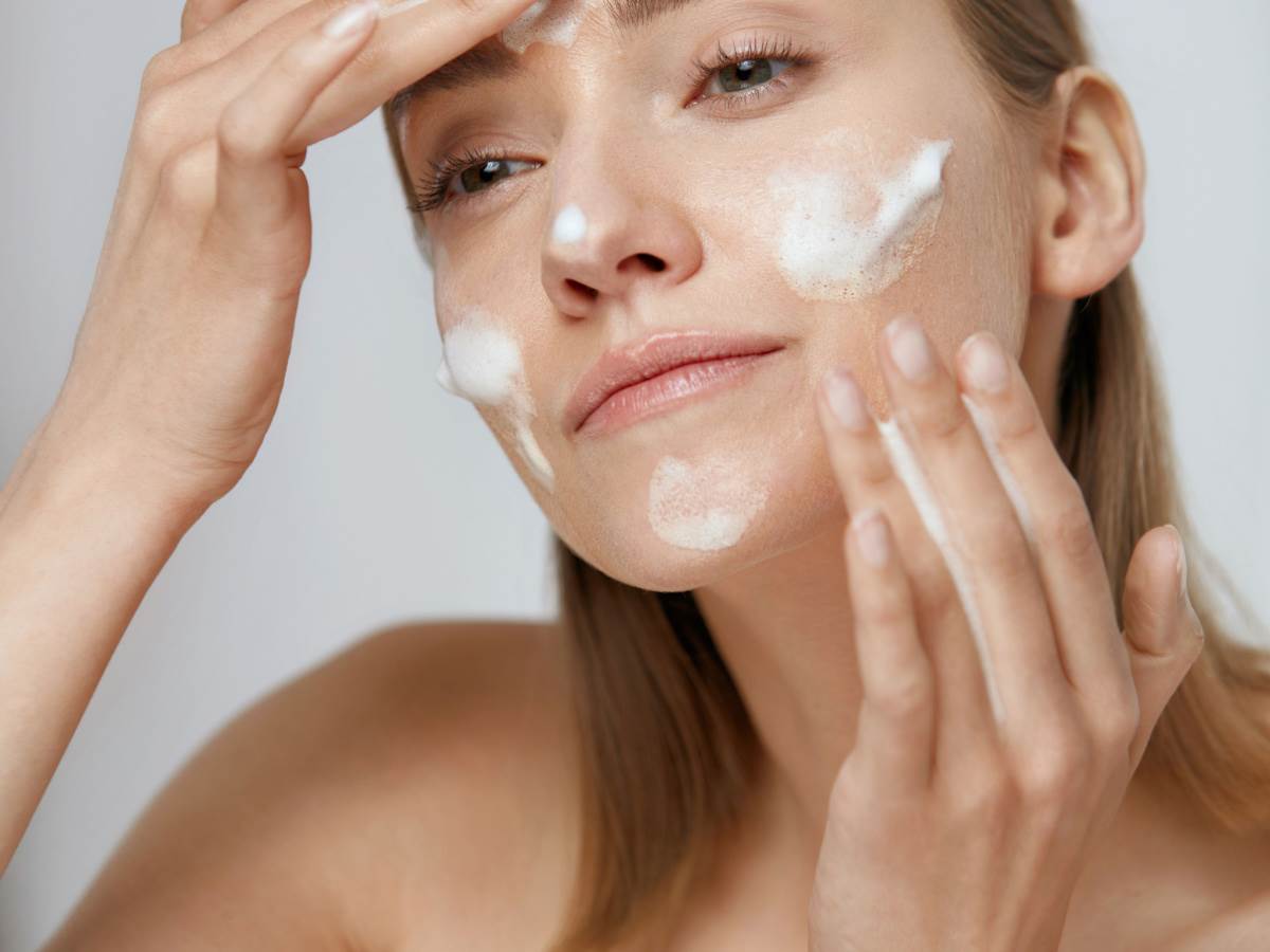  Pružite svojoj koži posebnu negu tokom zime pomoću hidrirajućih umivalica za sve tipove kože. 