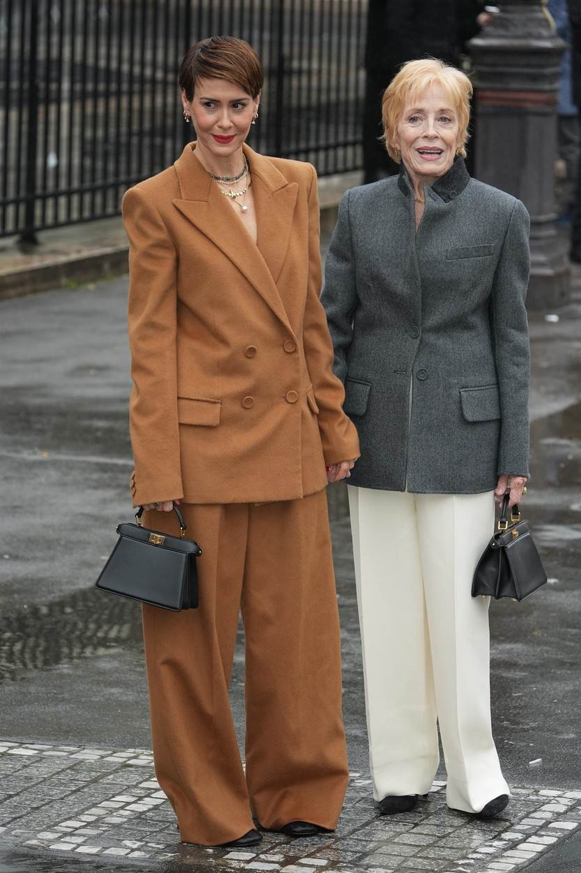  Sara Polson i Holand Tejlor došle su na Nedelju mode ruku pod ruku. 