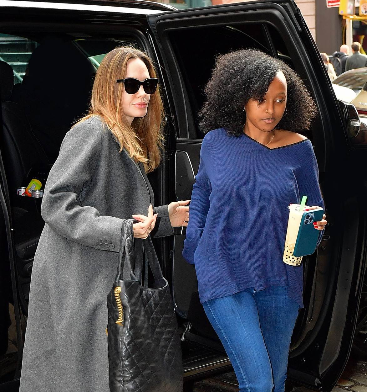  Anđelina Džoli i Zahara u šetnji Njujorkom. 