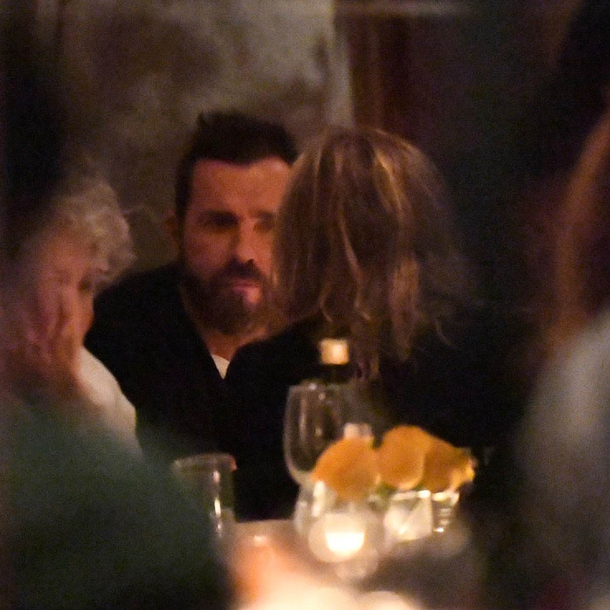  Dženifer Aniston sa bivšim mužem na večeri. 