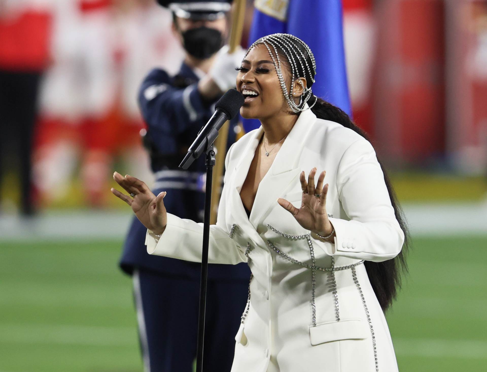  Feb 7, 2021; Tampa, FL, USA; Recording artist Jazmine Sullivan performs the national anthem before Super Bowl LV between the Tampa Bay Buccaneers and the Kansas City Chiefs at Raymond James Stadium.,Image: 589497318, License: Rights-managed, Restrictions: *** World Rights ***, Model Release: no, Credit line: USA TODAY Network / ddp USA / Profimedia 