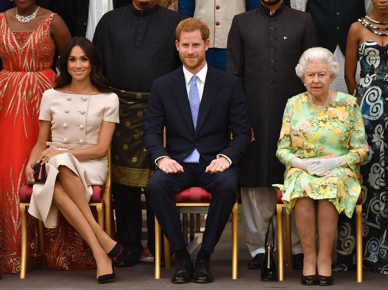  Kraljica je navodno veoma razočarana zbog toga što Hari planira da objavi u svojoj knjizi. 