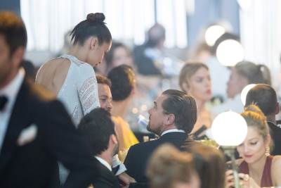 Leonardo Dikaprio bacio oko na prijateljicu Điđi Hadid. 
