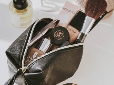 Tiktokeri otkrivaju koje makeup proizvode vredi kupiti, a koje slobodno možete preskočiti. 