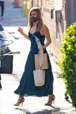 Dženifer Aniston izgleda poput boginje u haljini