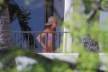 Dženifer Aniston u kupaćem kostimu pokazala isklesane mišiće i ravan stomak u šestoj deceniji života.