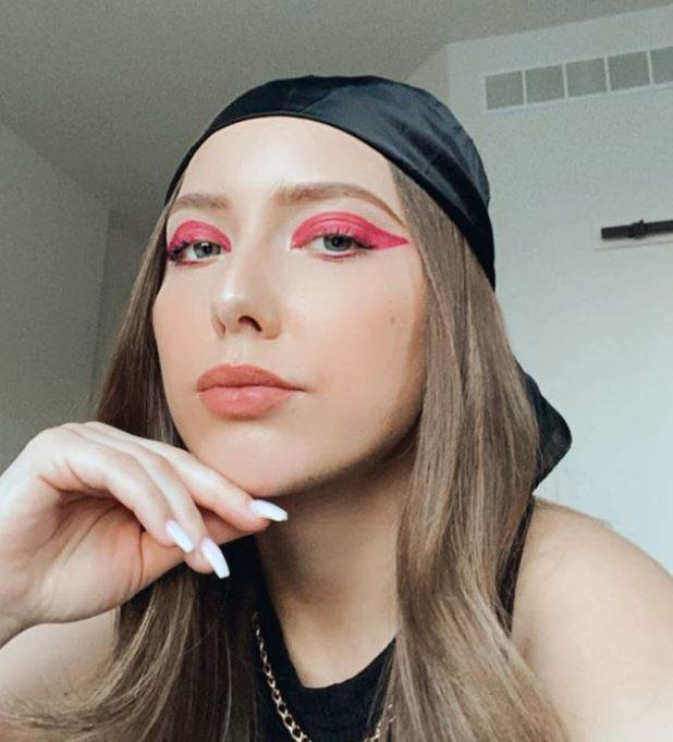 eminemova cerka u bikiniju