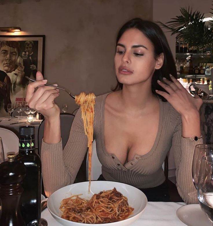 Ko je Bojana Krsmanović