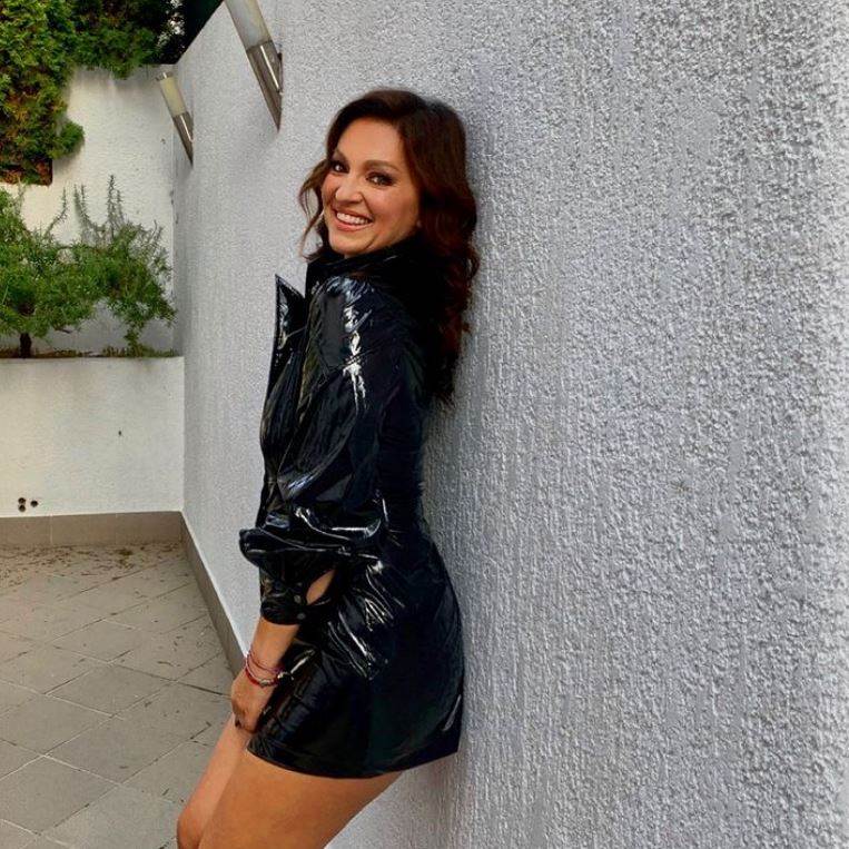 Nina Badrić u pink haljini