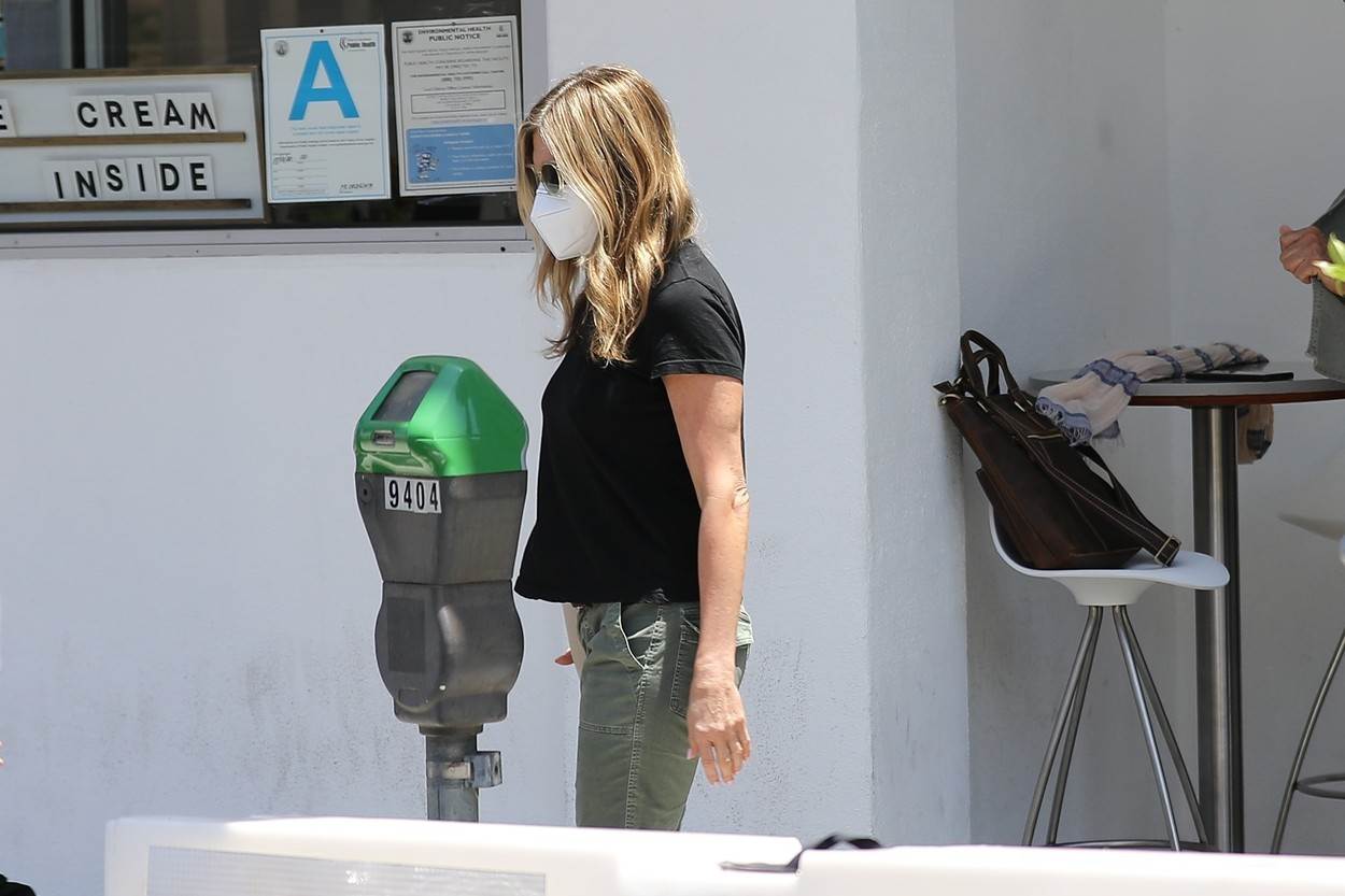 Dženifer Aniston stilom smanjila godine