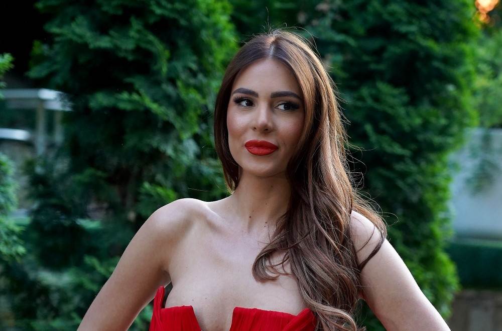 Anastasija Ražnatović u hit farmerkama sezone