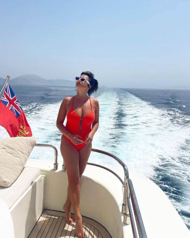 Majka Dua Lipe podigla tri prsta