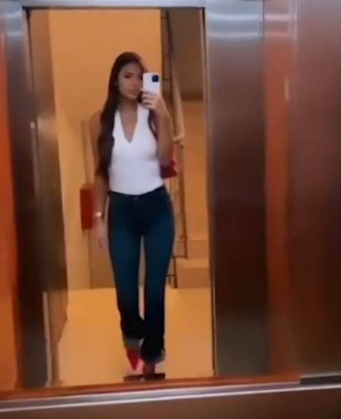Anastasija Ražnatović u hit farmerkama sezone