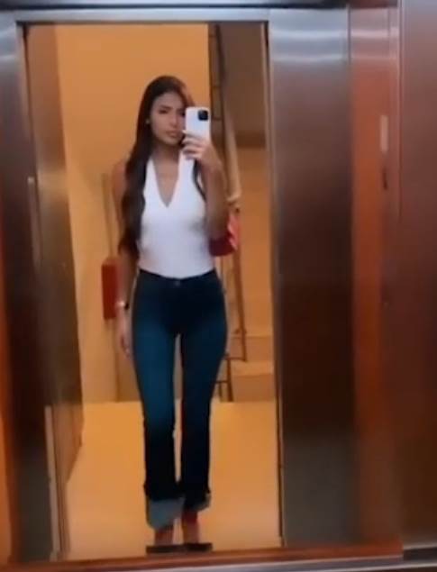 Anastasija Ražnatović u jesenjoj modnoj kombinaciji