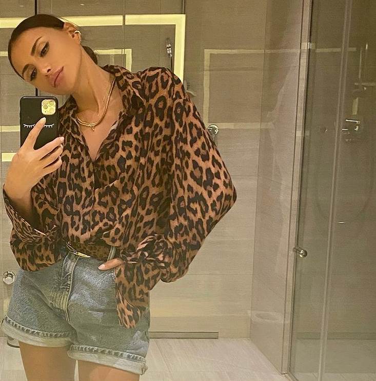 Emina Jahović u leopard košulji