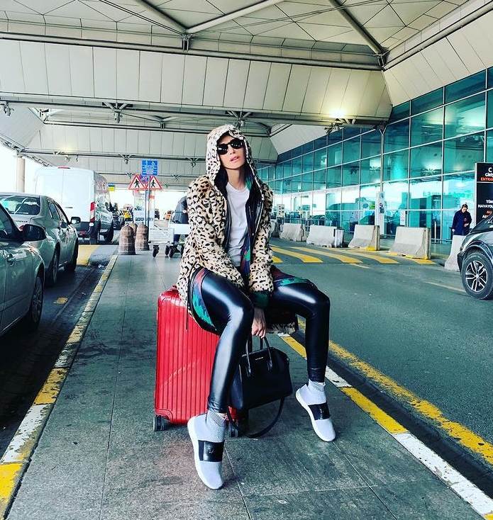 Emina Jahović u leopard košulji