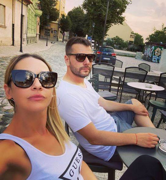 Marijanu Mićić napali antivakcinaši