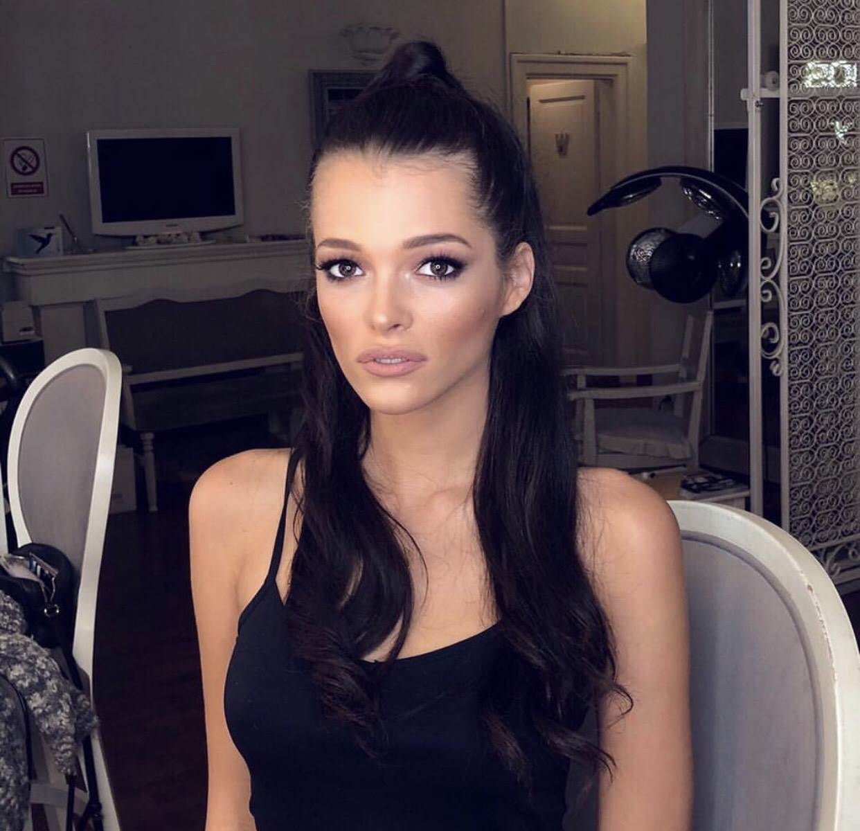 Ćerka Dragana Bjelogrlića na premijeri Tome