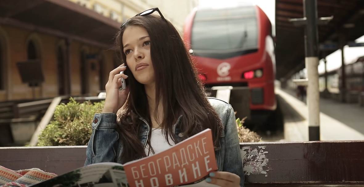 Ćerka Dragana Bjelogrlića na premijeri Tome