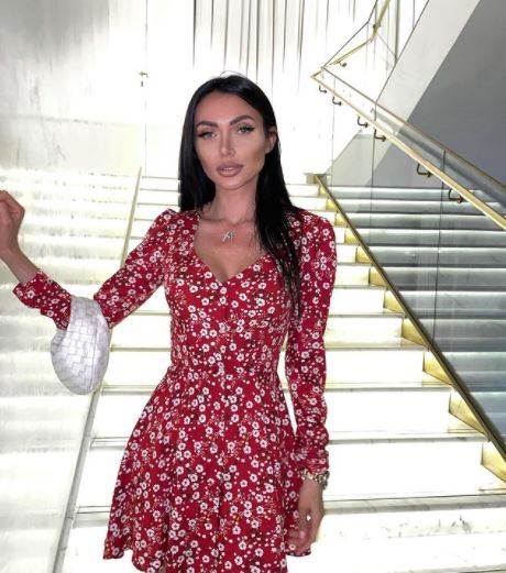 Najlepša Instagram lepotica pre operacija