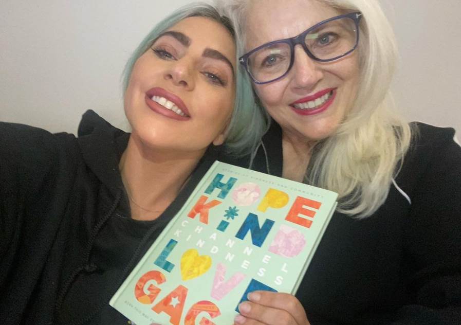 Ledi Gaga sa mamom