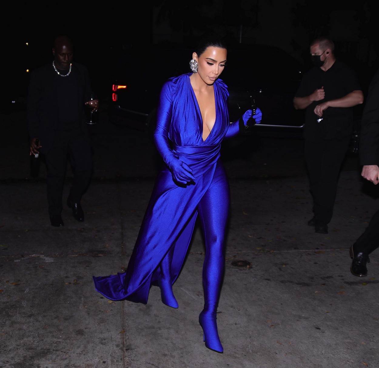 Kim Kardašijan obožava čarapa čizme poput Jelene Karleuše.