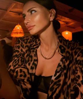 Emina Jahović u leopard košulji